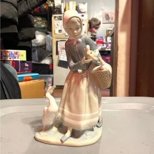 Lladro Daisa "Shepherdess with Duck" Figurine # 4568